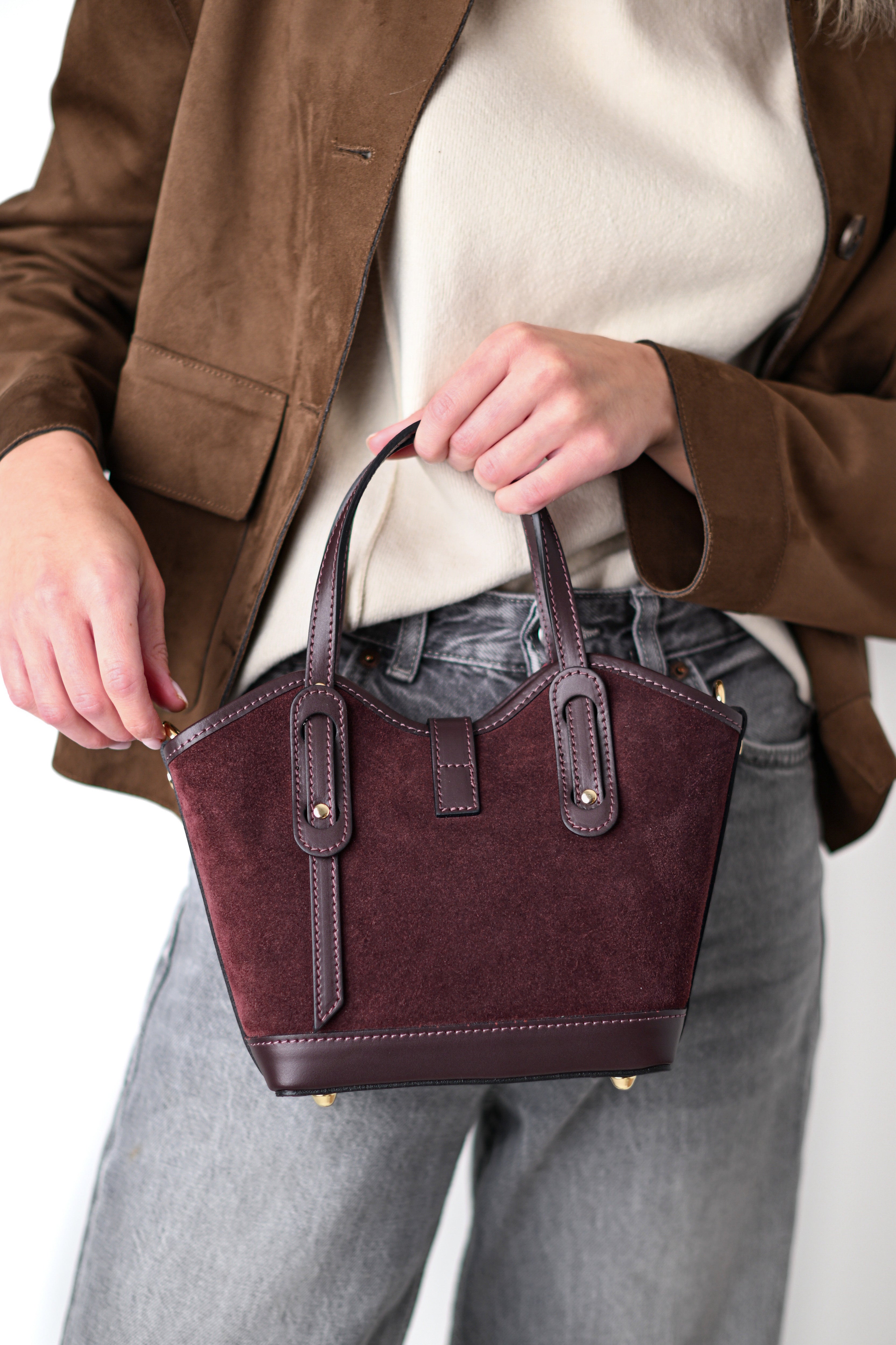 Geantă VANESSA mini blackberry - detaliu material piele