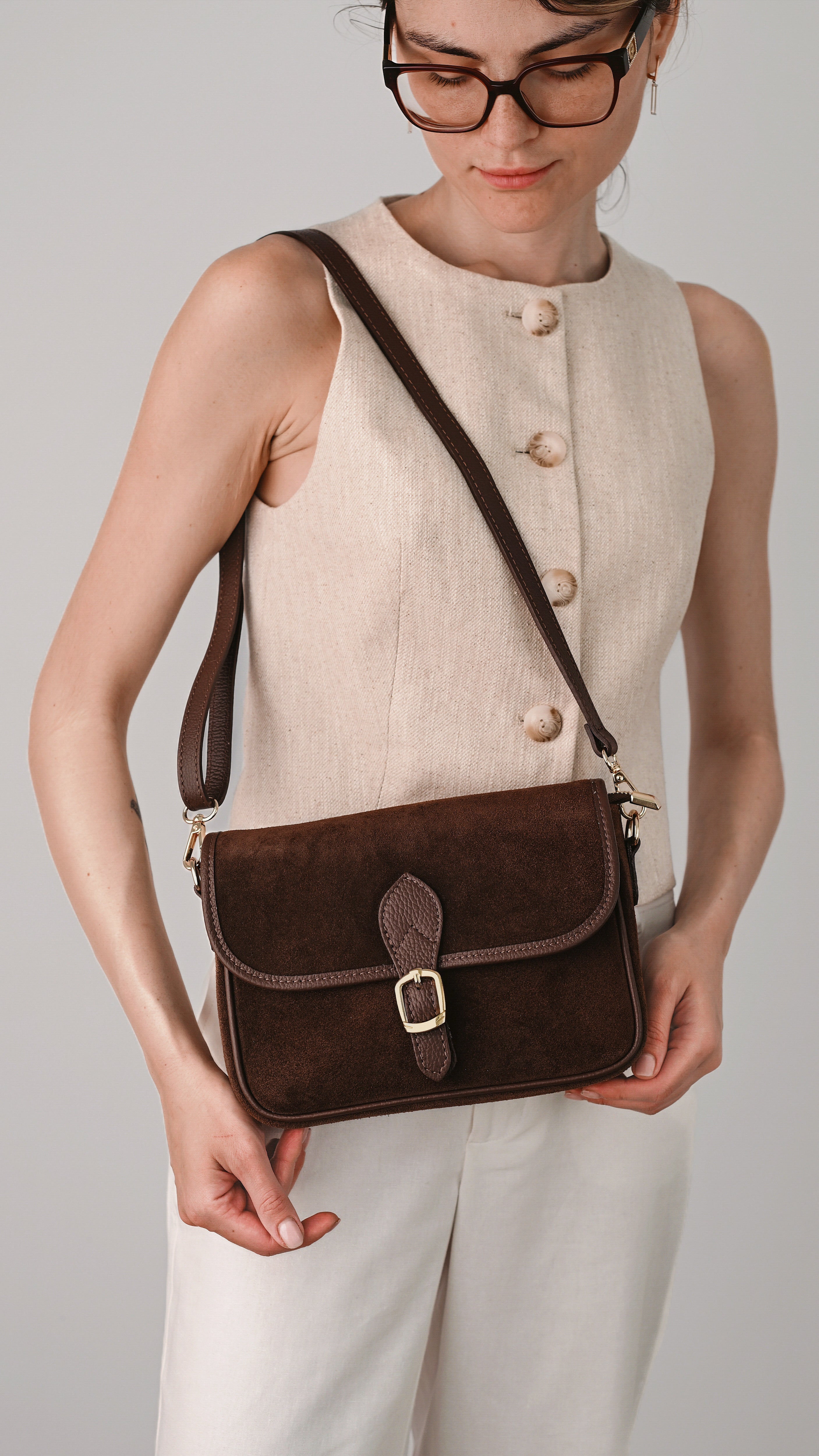 MILENA VELUR, CHOCOLATE BROWN **ULTIMELE BUCĂȚI**