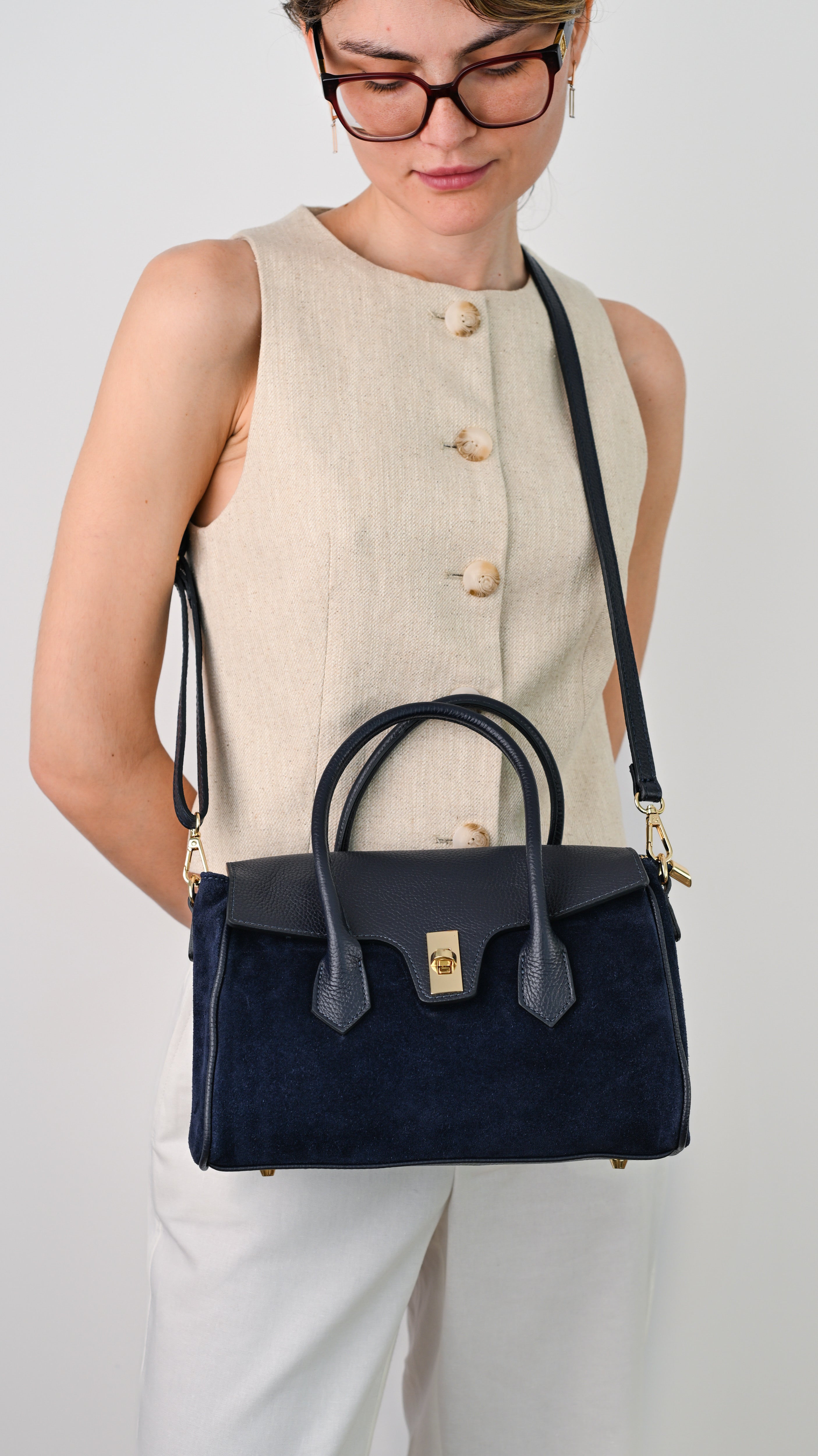 LORENA VELUR MIDNIGHT NAVY **ULTIMELE BUCĂȚI**
