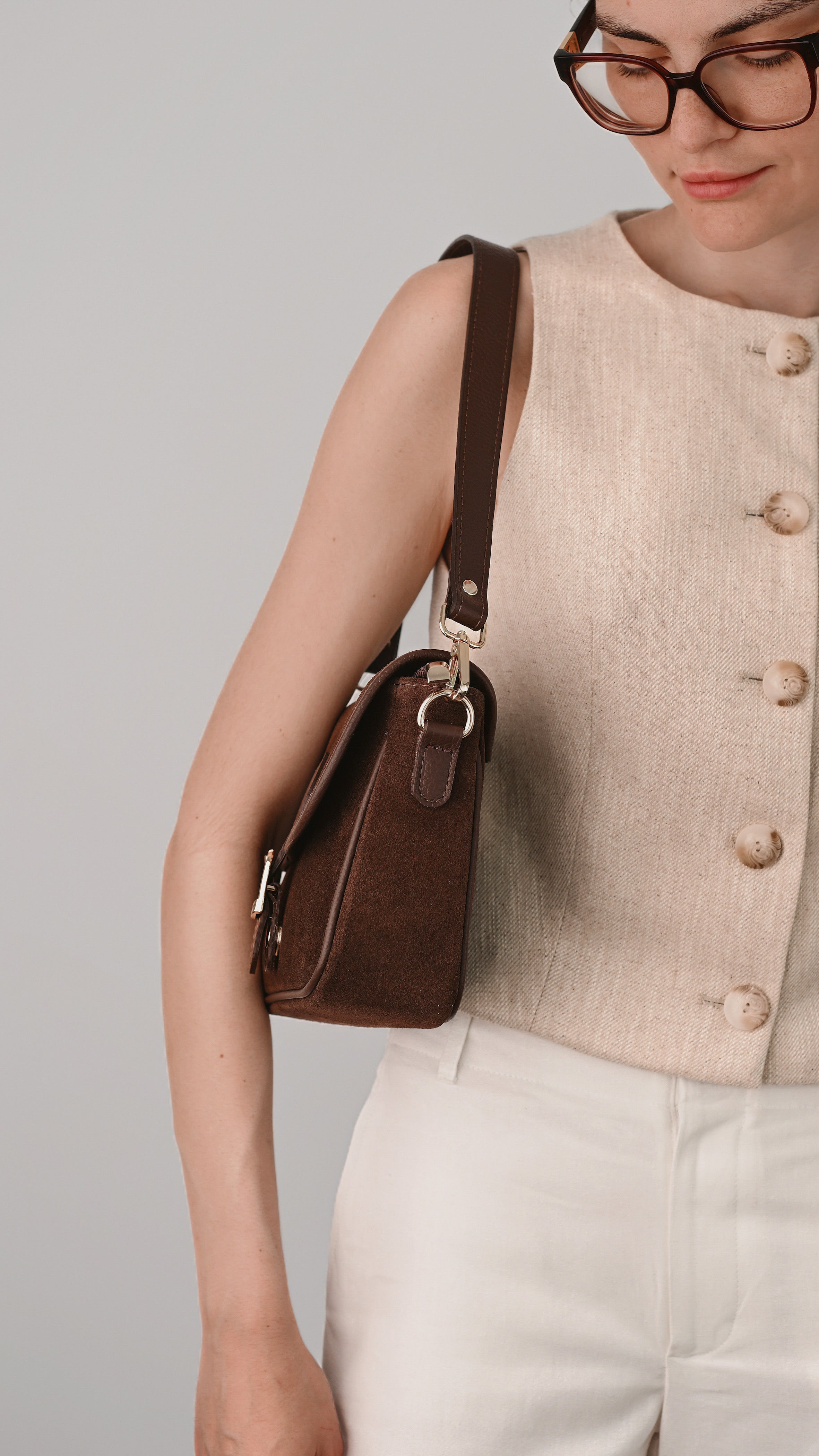 MILENA VELUR, CHOCOLATE BROWN **ULTIMELE BUCĂȚI**