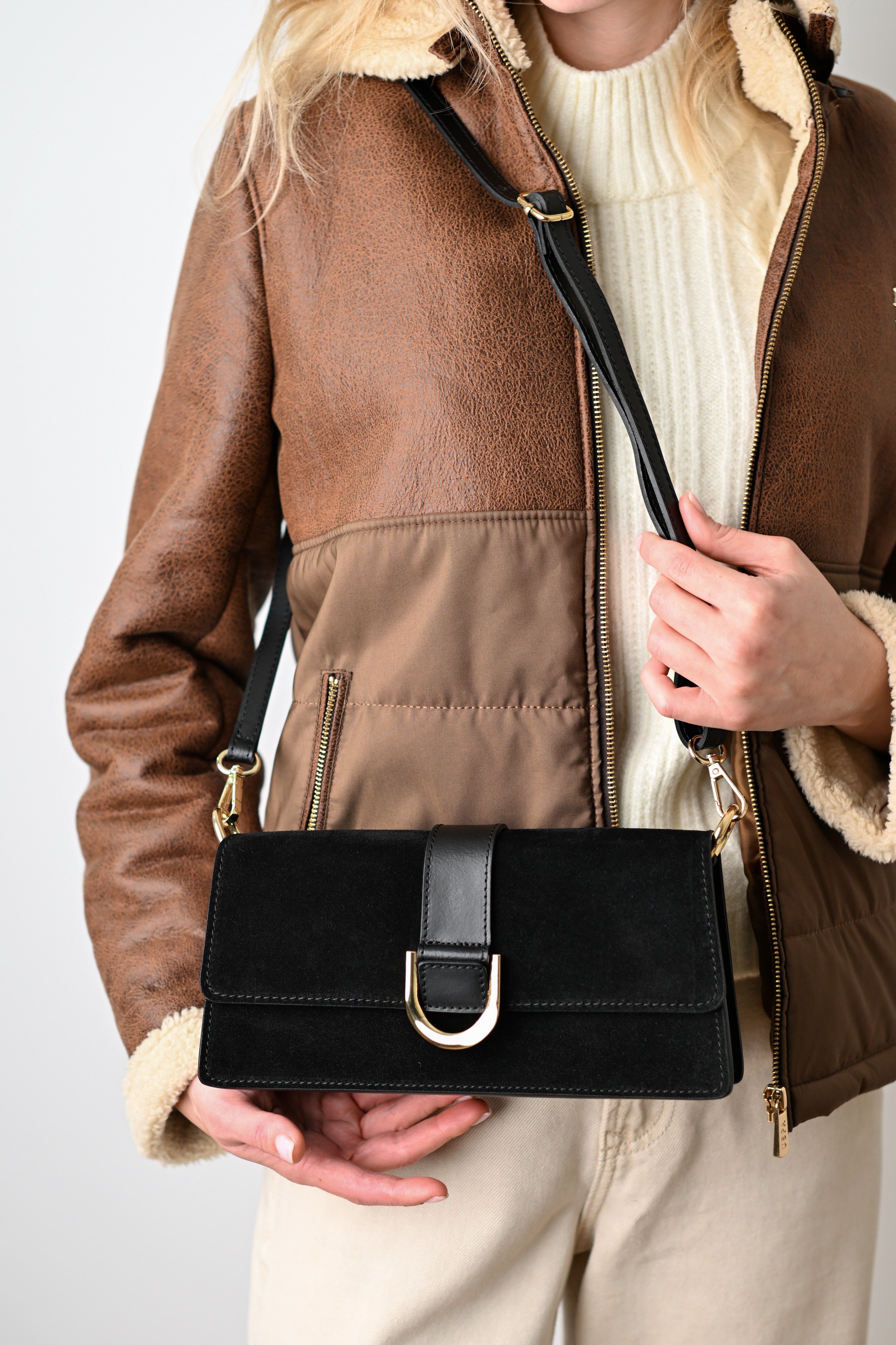 ALEXIA NEAGRĂ, VELUR, PIELE NATURALĂ..