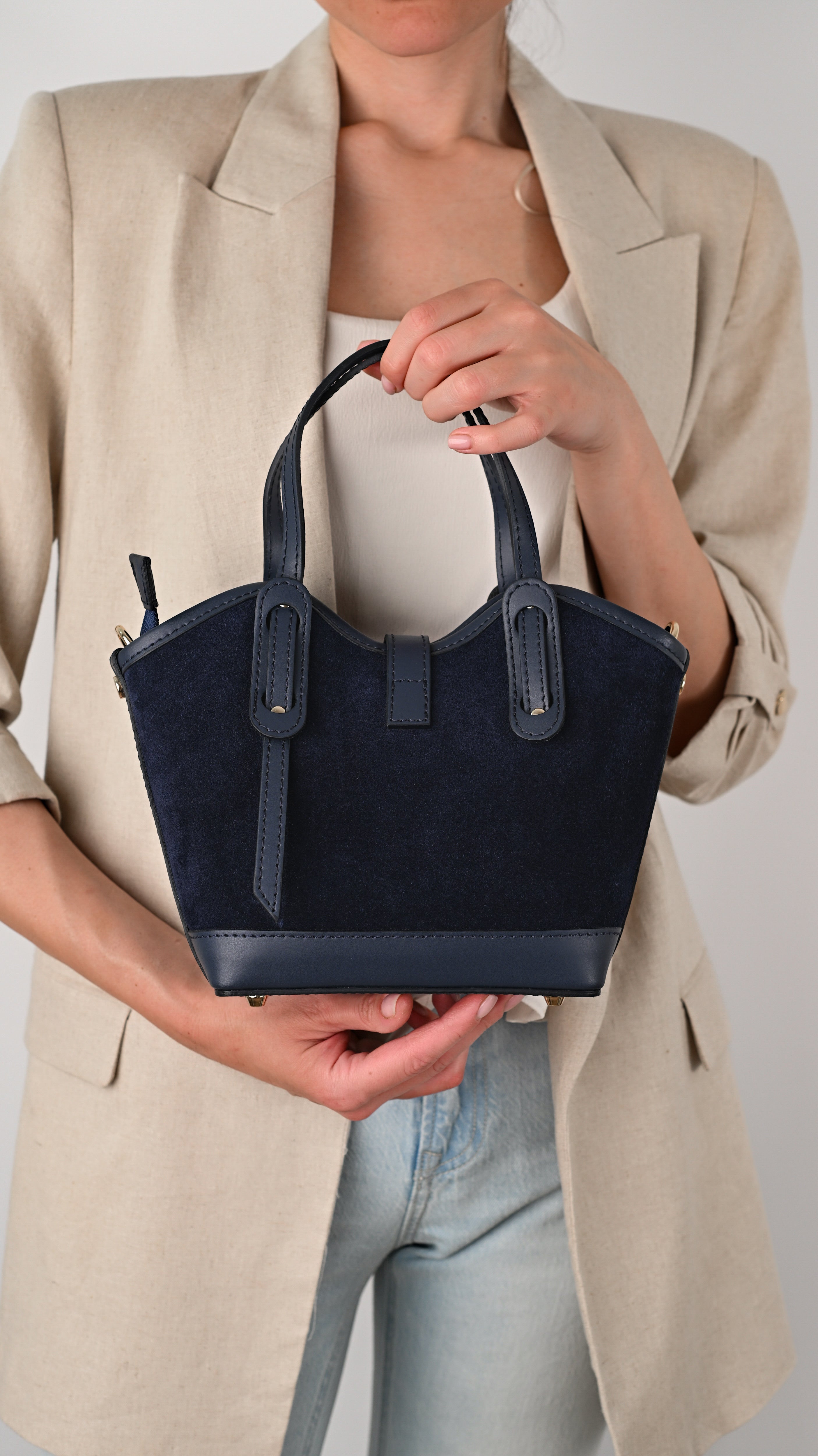 Geantă VANESSA mini midnight navy - detaliu material piele